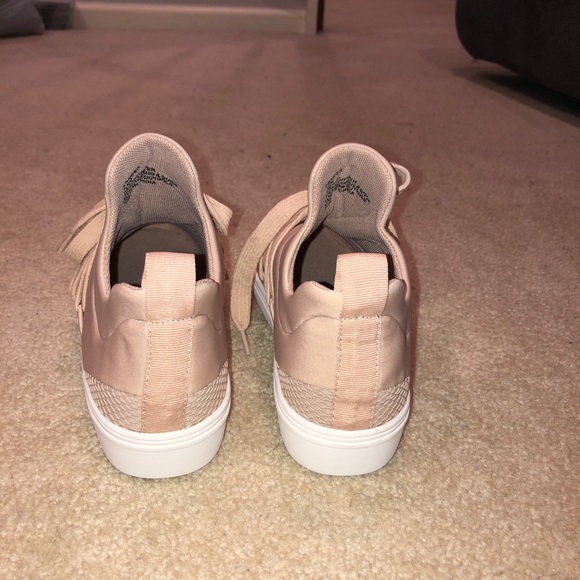 Blush/Taupe Steve Madden sneakers - Picture 3 of 5